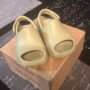 Yeezy slides infrant